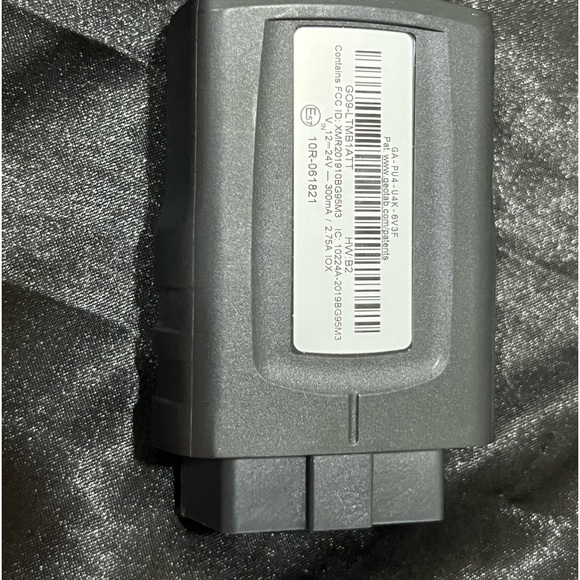 Geotab Go9B Vehicle Tracking Device - Picture 2 of 10